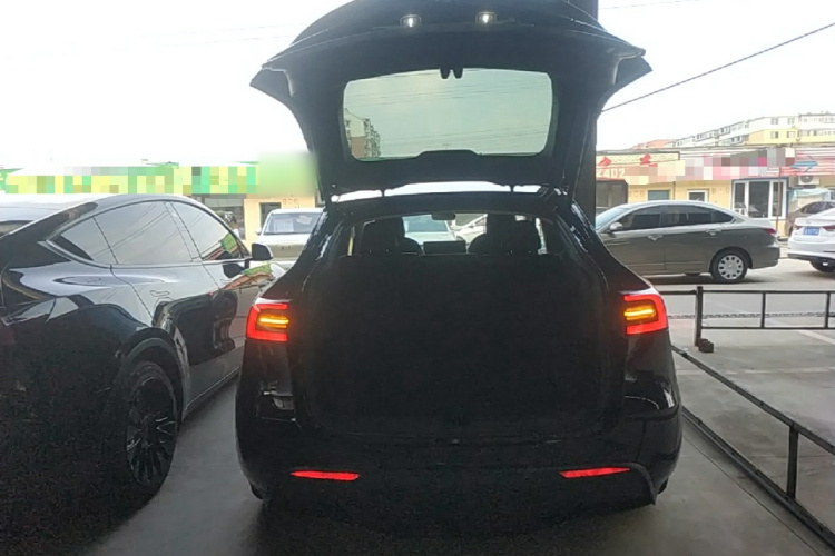 Tesla Model Y 2021 #19 Tesla Model Y 2021 immagine di auto #19