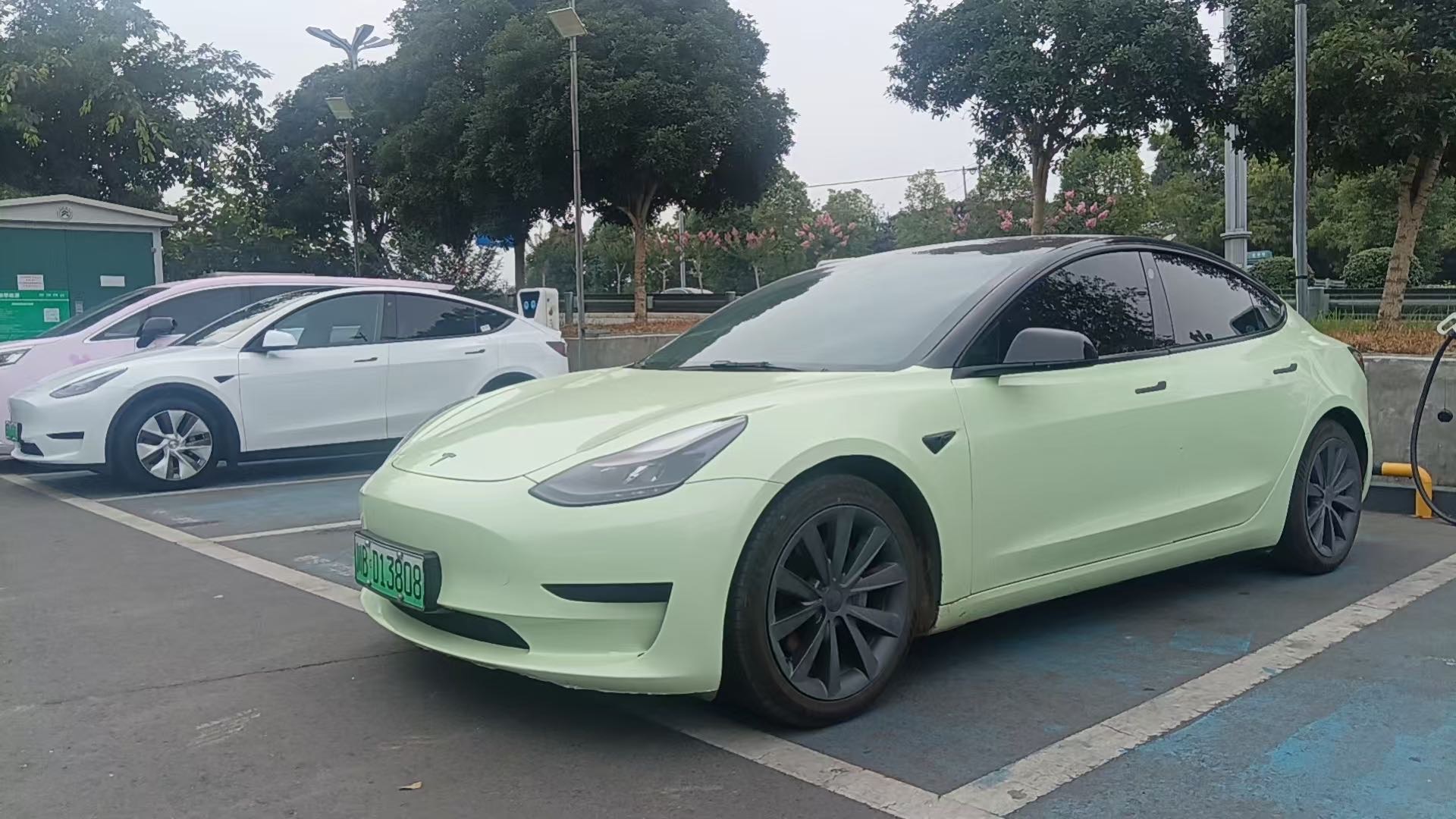 Tesla Model 3 2021 car image 