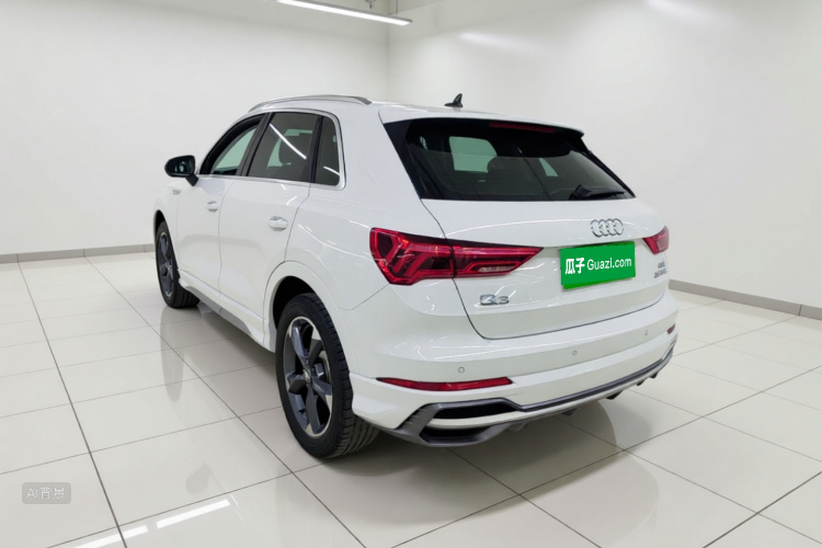 Audi Q3 2020 car image #5