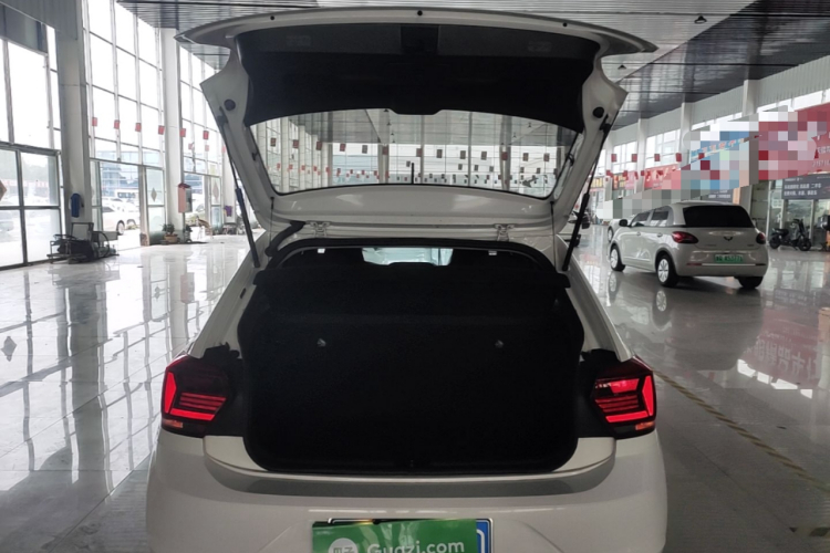 Volkswagen Polo 2021 car image #21