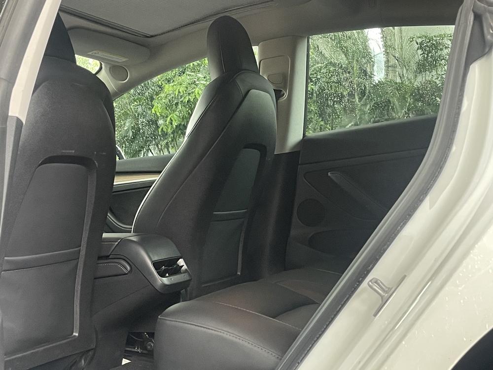 Tesla Model 3 2022 car image #20