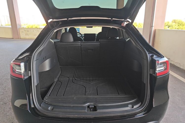 Tesla Model Y 2023 #21 Tesla Model Y 2023 car image #21