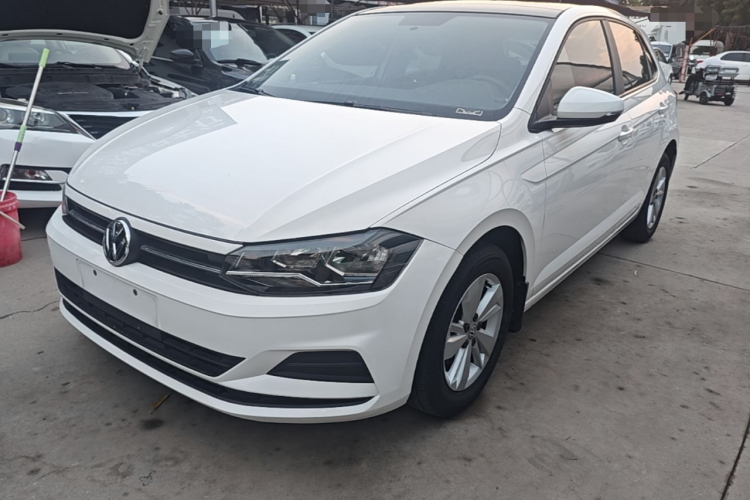 Volkswagen Polo 2020 car image #2
