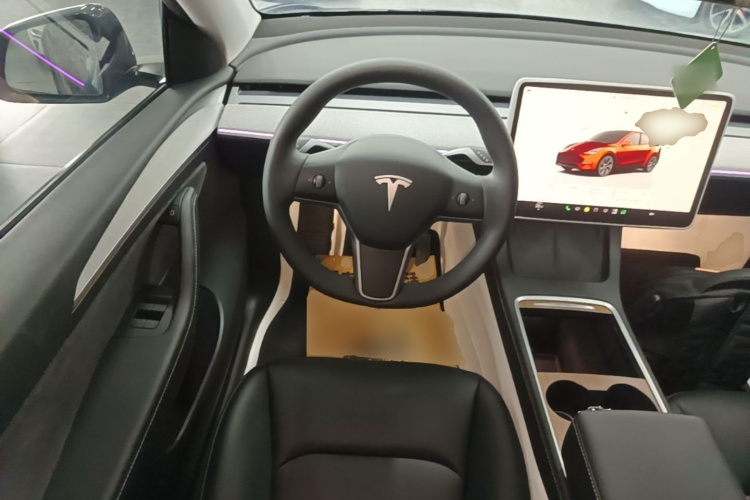 Tesla Model Y 2024 car image #11