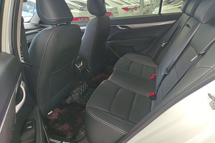 GEELY Emgrand 2019 #17 GEELY Emgrand 2019 car image #17