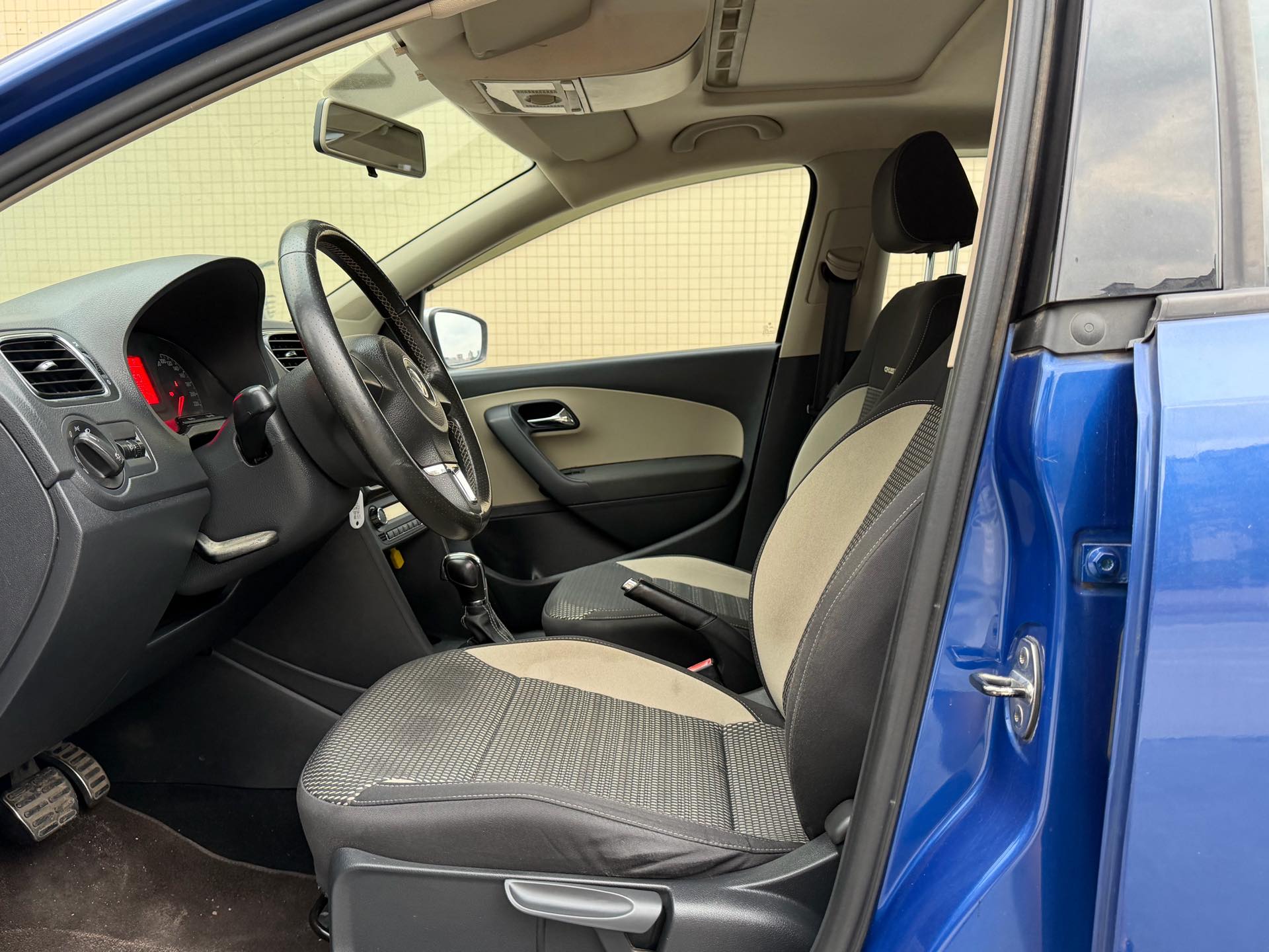 Volkswagen Polo 2013 car image #7