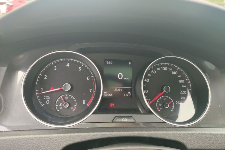 Volkswagen Golf 2018 car image #12