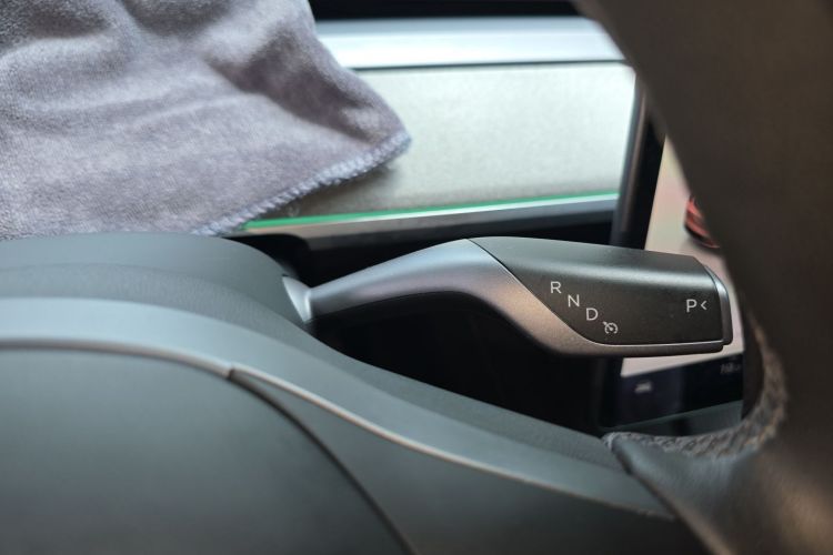 Tesla Model Y 2024 car image #14