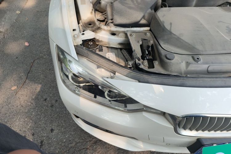 BMW 3 Series 2018 #8 BMW 3 Series 2018 car image #8