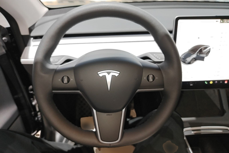 Tesla Model Y 2024 #15 Tesla Model Y 2024 car image #15
