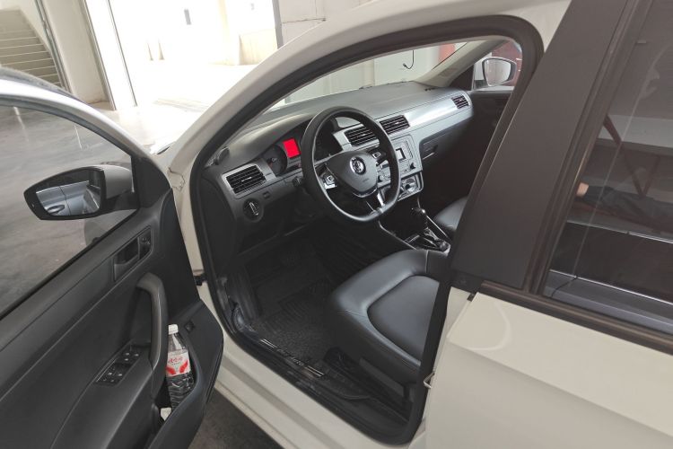 Volkswagen Santana 2019 car image #12