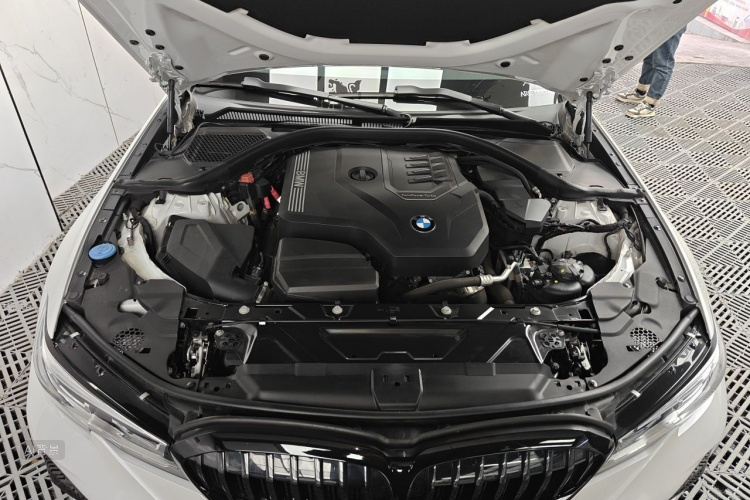 BMW 3 Series 2022 car image #22