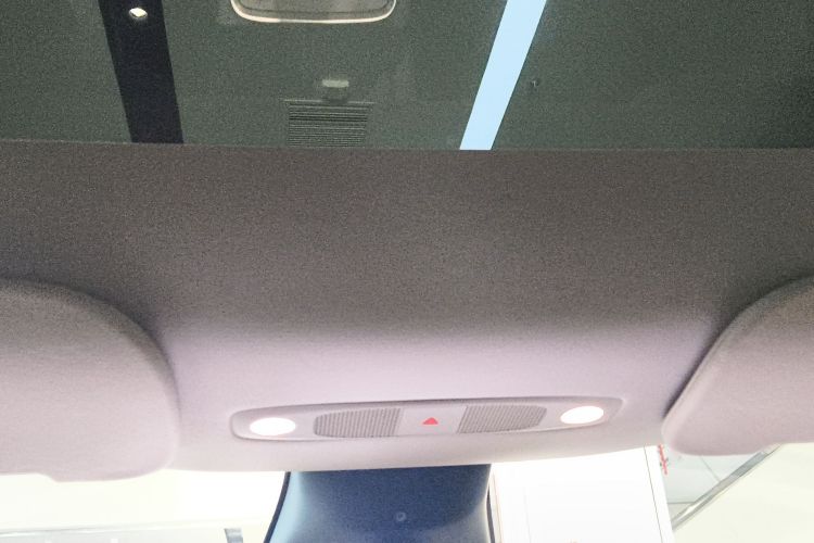Tesla Model Y 2022 car image #18