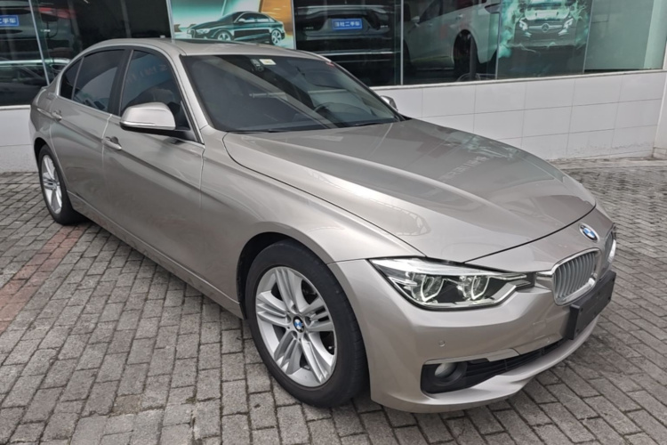 BMW 3 Series 2018 #4 BMW 3 Series 2018 car image #4