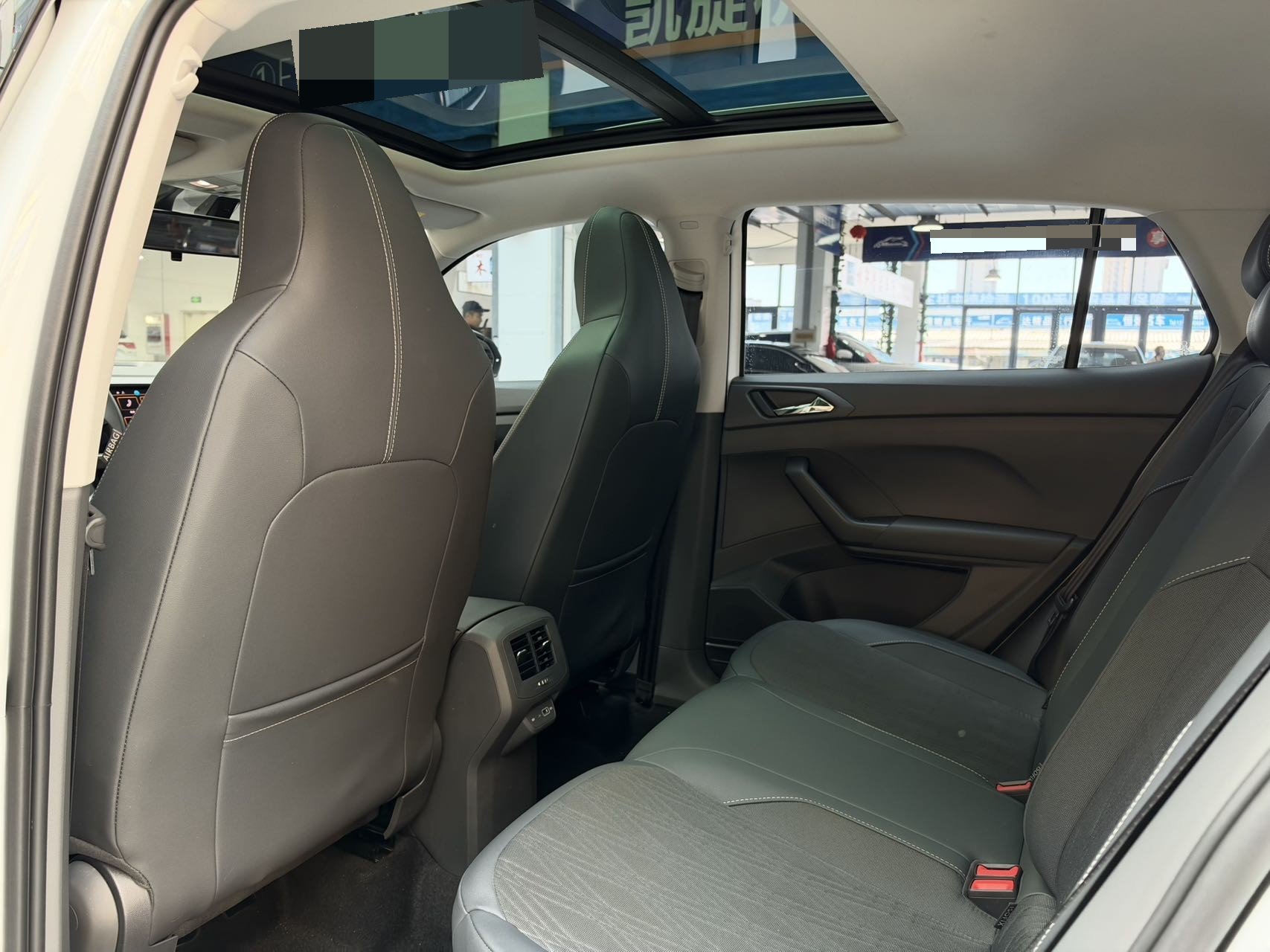 Volkswagen T-Cross 2023 #11 Volkswagen T-Cross 2023 صورة سيارة #11