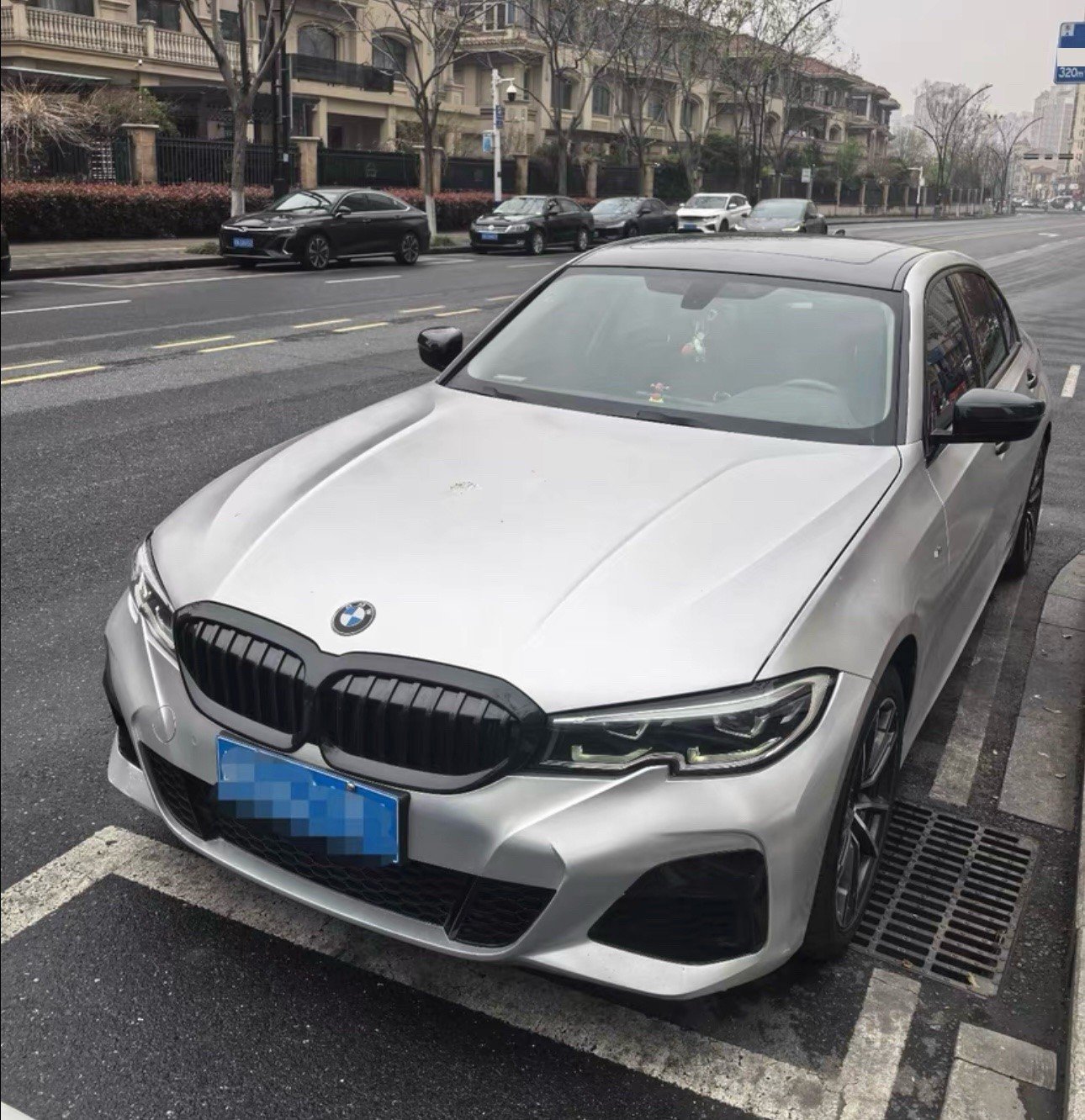 BMW 3 Series 2022 汽车图片 