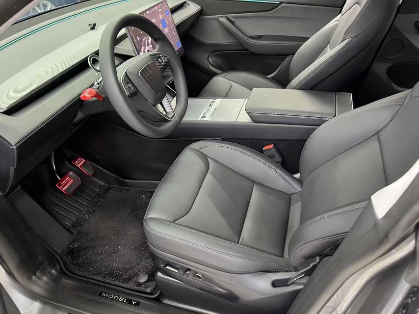 Tesla Model Y 2025 #14 Tesla Model Y 2025 car image #14