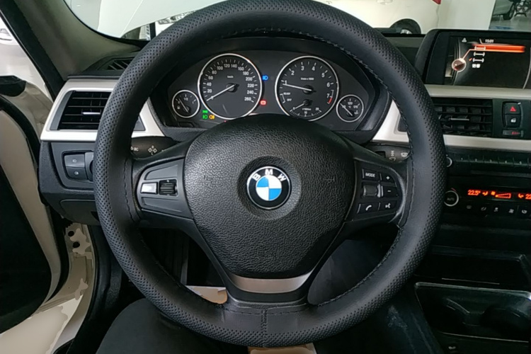 BMW 3 Series 2015 #11 BMW 3 Series 2015 car image #11