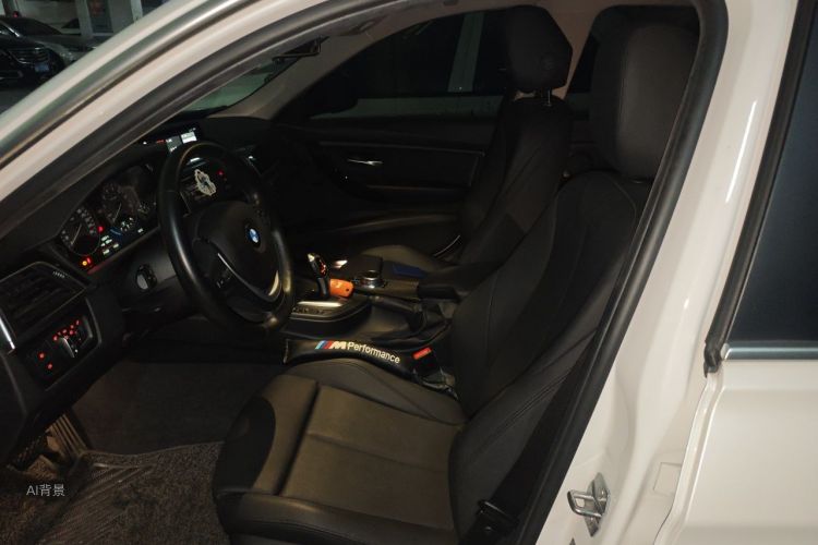 BMW 3 Series 2019 car image #17
