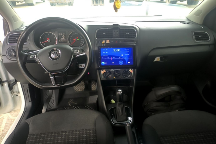 Volkswagen Polo 2019 car image #10