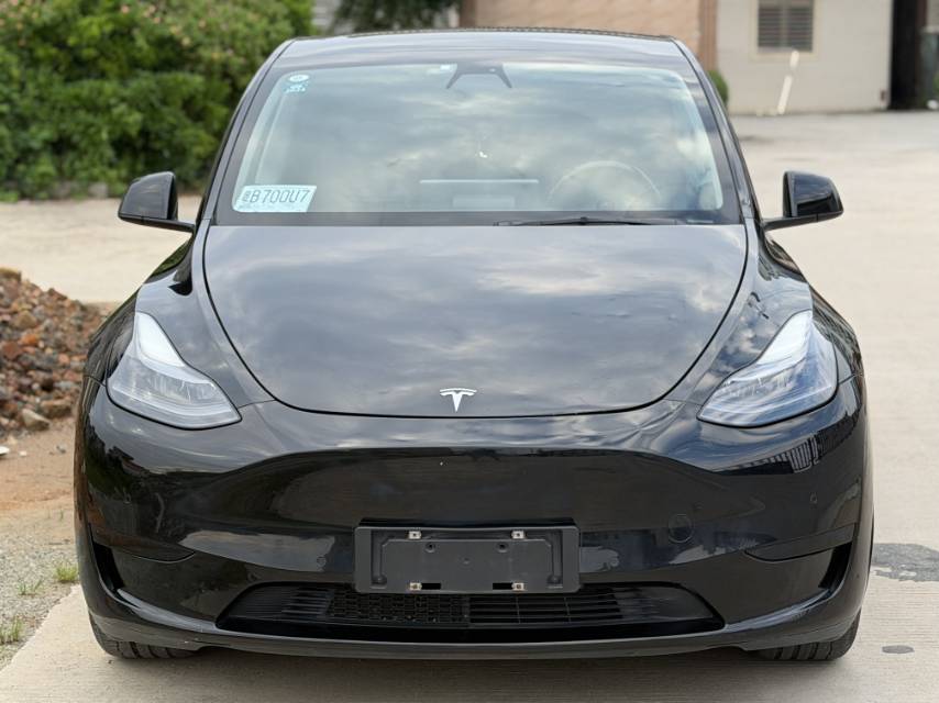 Tesla Model Y 2022 #2 Tesla Model Y 2022 car image #2