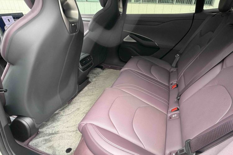 MI SU7 2024 car image #9