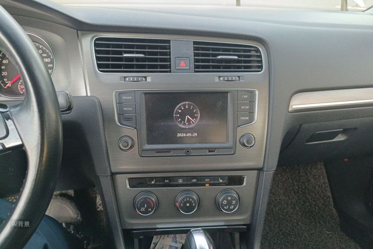 Volkswagen Golf 2015 car image #15