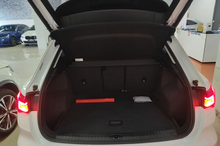 Audi Q3 2022 car image #19