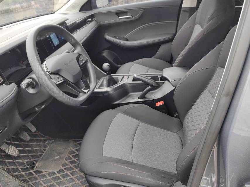 Roewe i5 2024 immagine di auto #2