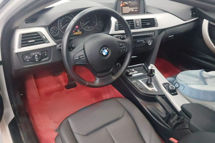 BMW 3 Series 2015 صورة سيارة #11