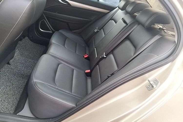 GEELY Emgrand 2020 #17 GEELY Emgrand 2020 صورة سيارة #17