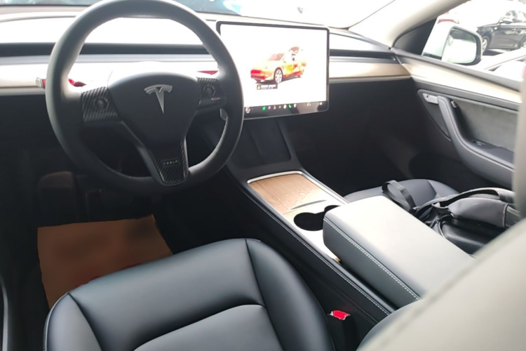 Tesla Model Y 2022 #11 Tesla Model Y 2022 immagine di auto #11
