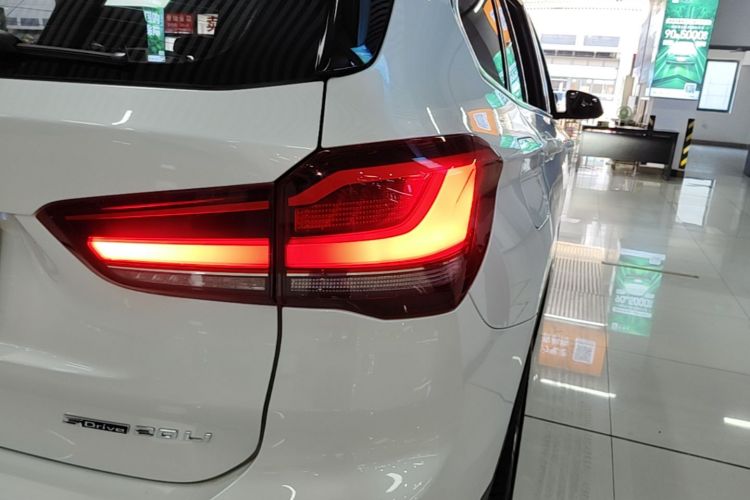 BMW X1 2019 #8 BMW X1 2019 car image #8