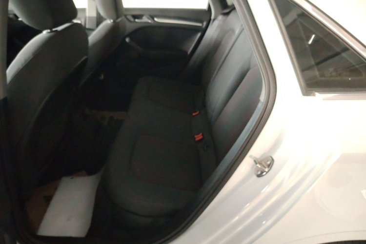 Audi A3 2018 car image #17