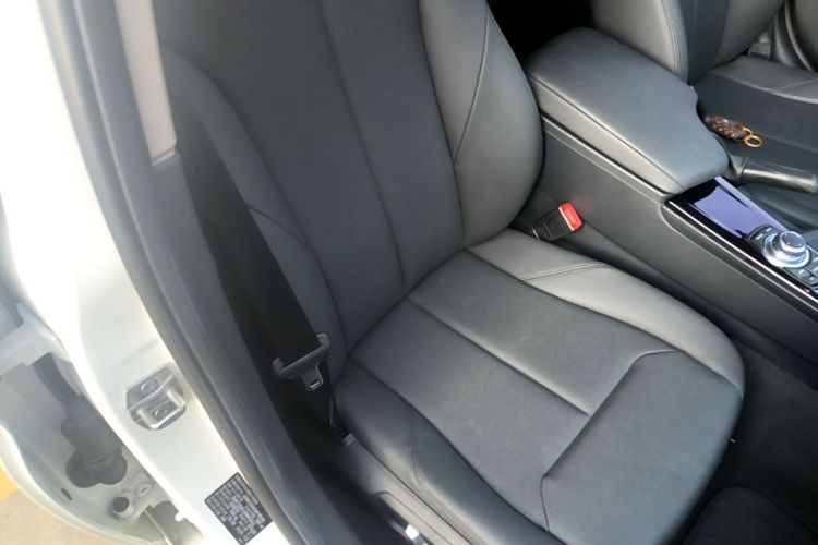 BMW 3 Series 2016 car image #24