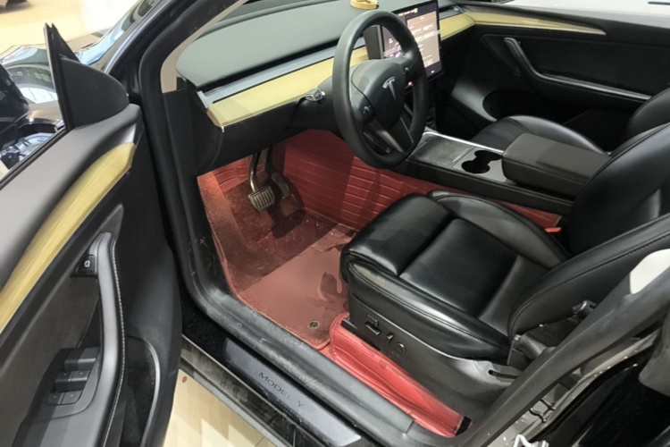 Tesla Model Y 2023 #16 Tesla Model Y 2023 car image #16