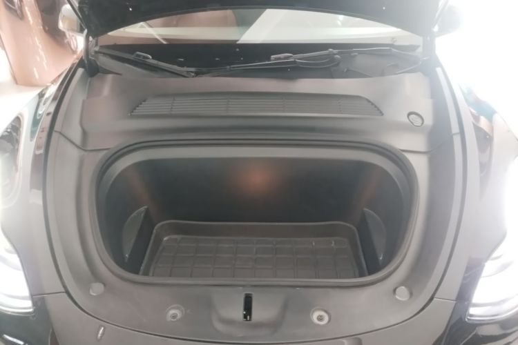 Tesla Model Y 2021 #20 Tesla Model Y 2021 car image #20