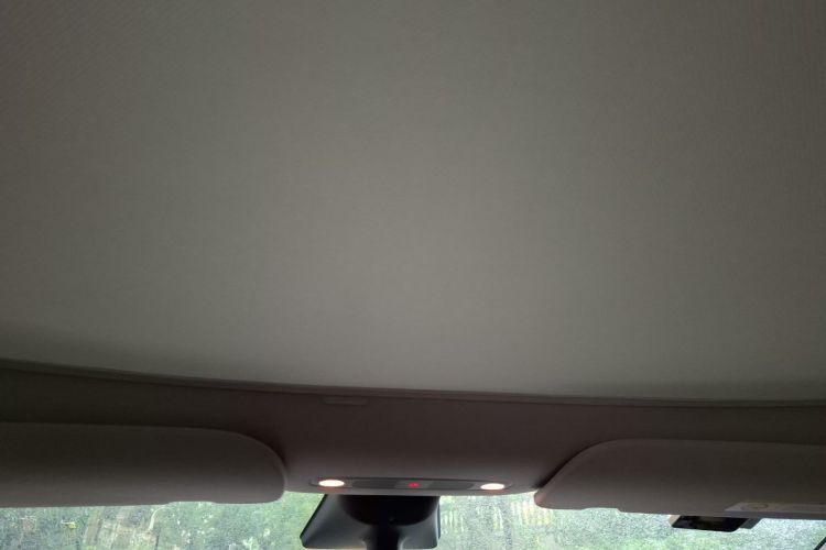 Tesla Model Y 2023 car image #20