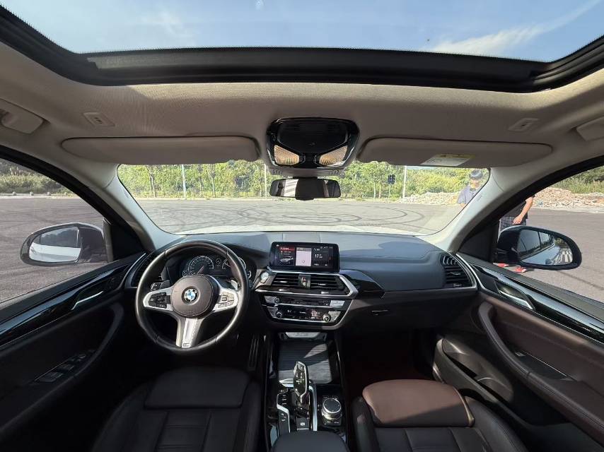 BMW X3 2019 car image #8