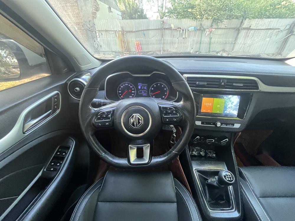 MG ZS 2018 car image #9