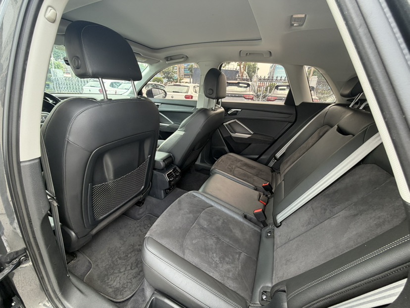 Audi Q3 2020 car image #6