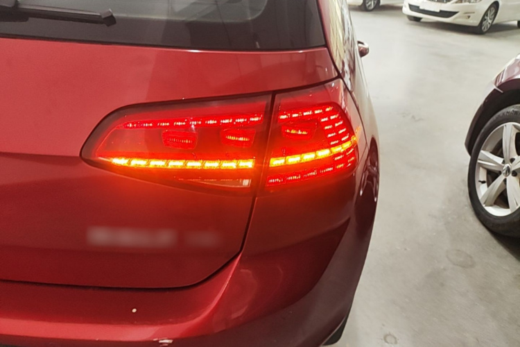 Volkswagen Golf 2015 car image #8