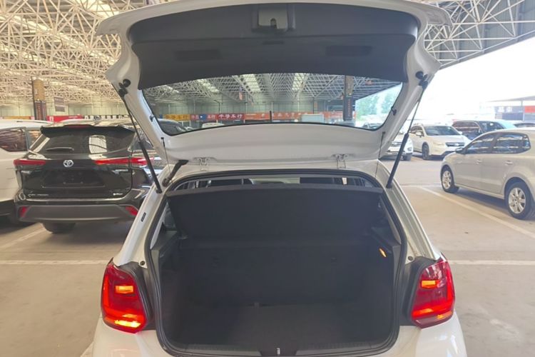 Volkswagen Polo 2019 car image #19