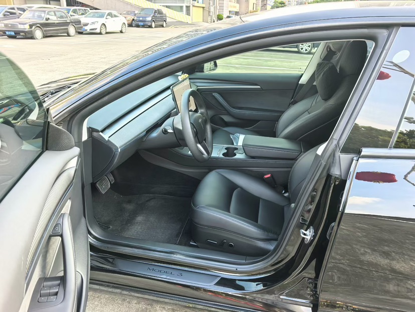 Tesla Model 3 2022 car image #4