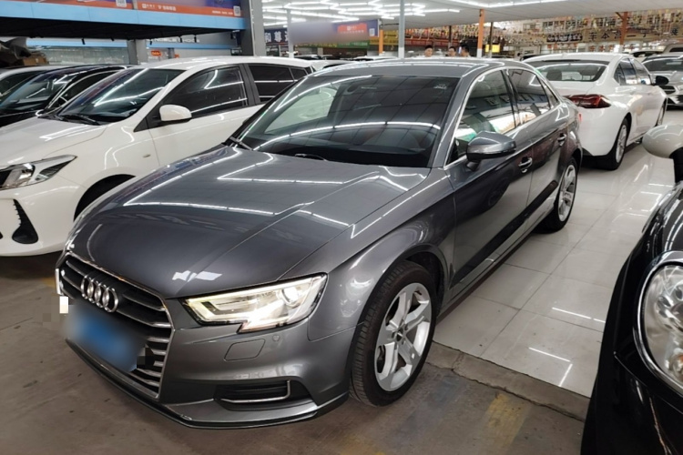 Audi A3 2019 immagine di auto #2