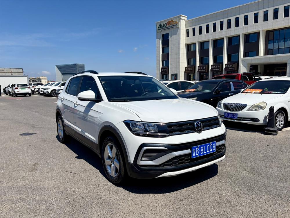Volkswagen T-Cross 2023 car image #3