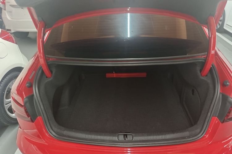 Audi A3 2018 car image #19