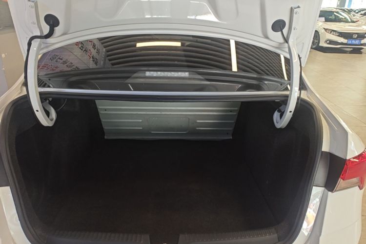 Skoda Rapid 2021 car image #19