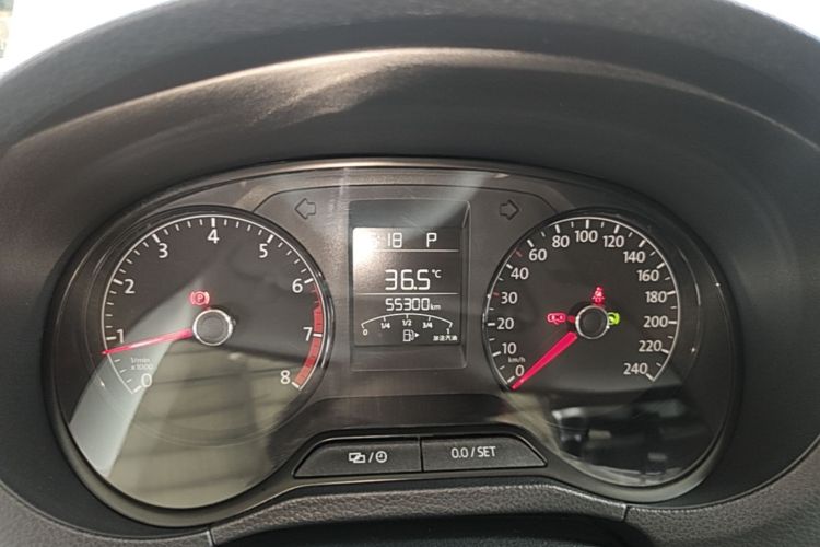 Volkswagen Polo 2016 car image #12