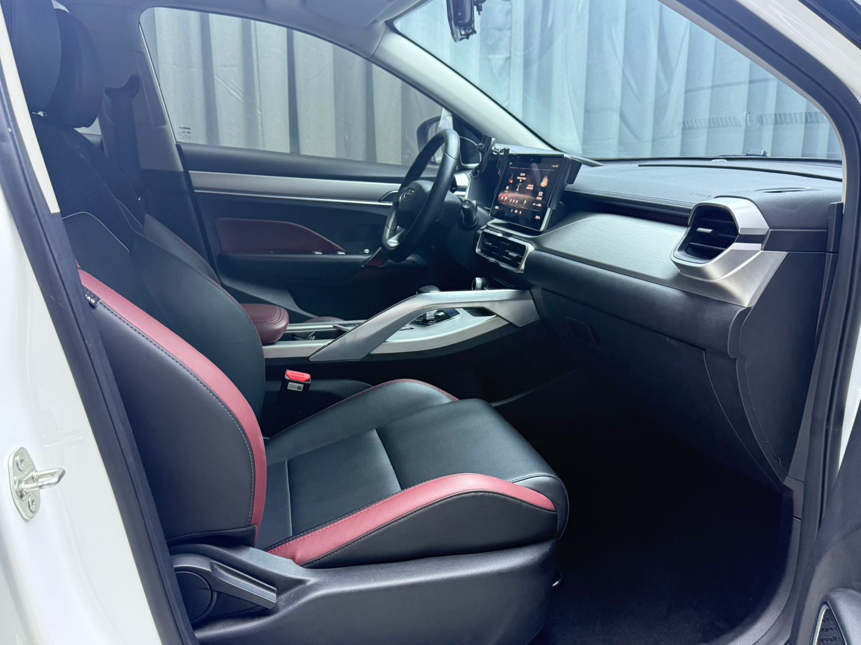 GEELY Coolray 2022 #15 GEELY Coolray 2022 car image #15